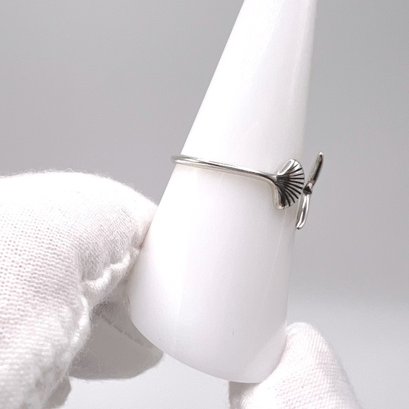 Sale $12 Firm! .925 Sterling Silver Mermaid and Seashell Ring - Picture 4 of 13
